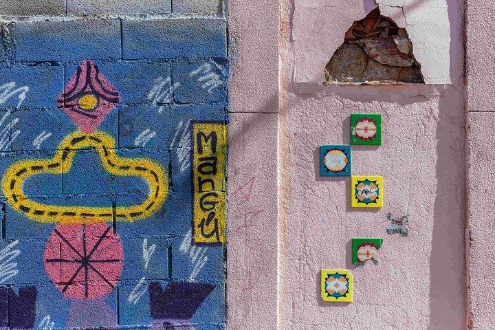 Off the Beaten Track in Lisbon: Lapa Private Tour