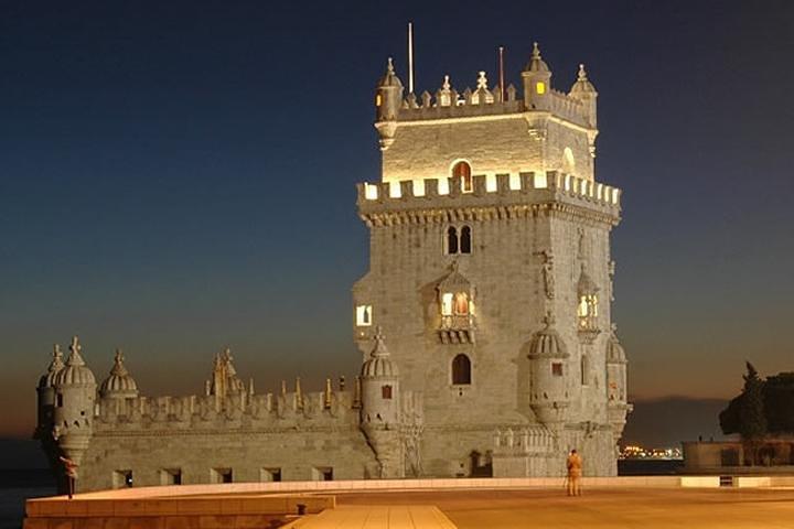 Lisbon By Night with Dinner and Fado Show Included