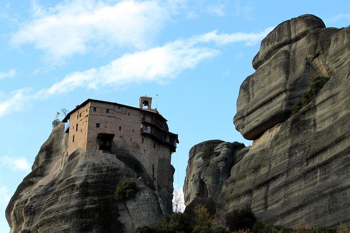 2-Day Private Tour to Delphi & Meteora with Great Lunch included