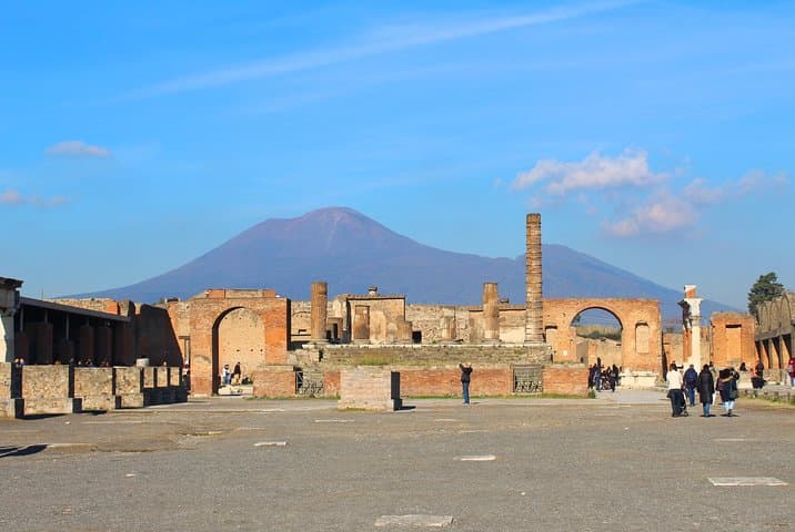 Skip-the-Line Pompeii Archaeological Site with Private Guide