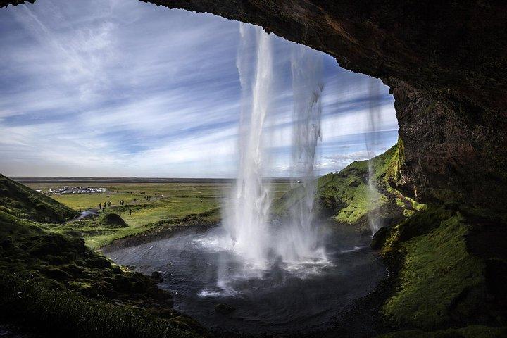 2-Day South Coast Waterfalls, Jokulsarlon Glacier Lagoon and Hike from Reykjavik
