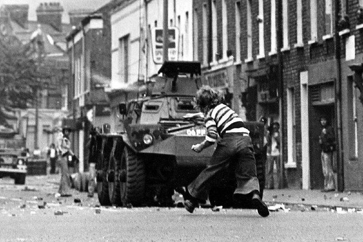 Belfast Political Tour-Conflicting Stories Walking Tour