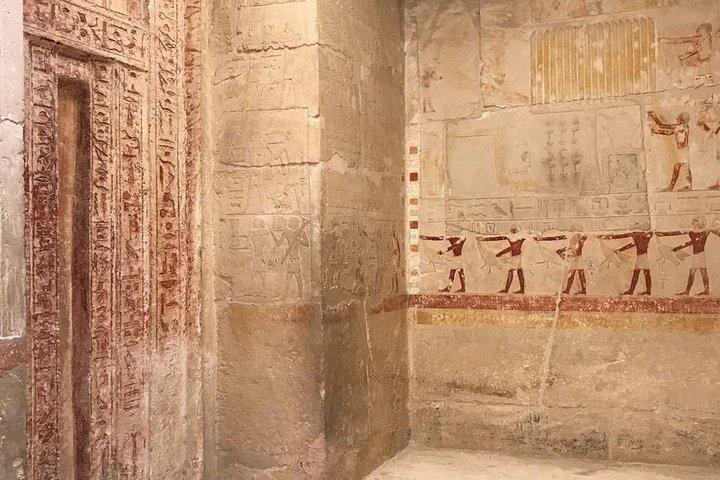 Private Tour Giza Pyramids, Memphis & Sakkara from Cairo airport