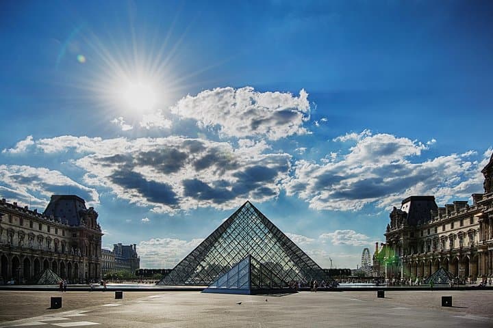 Paris Private Tour with Seine River Cruise
