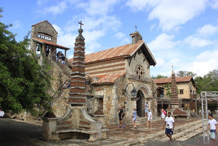 From Punta Cana: Saona Island & Altos de Chavon Day Trip with Lunch and Open Bar