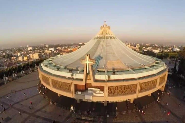 Mexico City Private Tour with Teotihuacan, Murals, Guadalupe Basilica