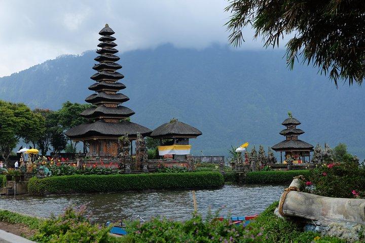 Banyuwana & Banyumala Waterfalls Tour Private - All-Inclusive