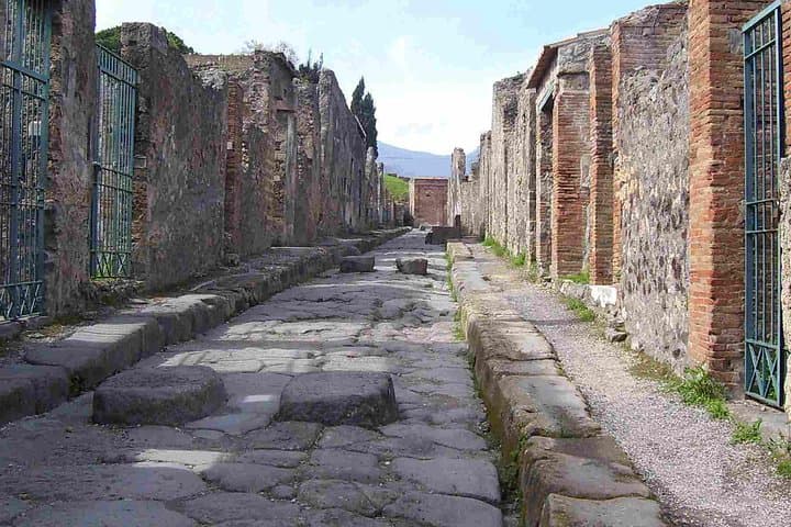 Explore Pompeii: 2-Hour Guided Walking Tour with Included Ticket