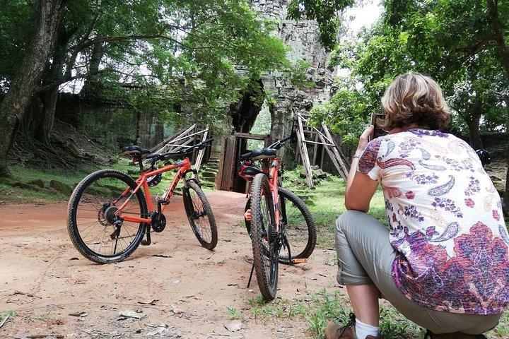 Angkor Wat and Angkor Thom Cycling Tour