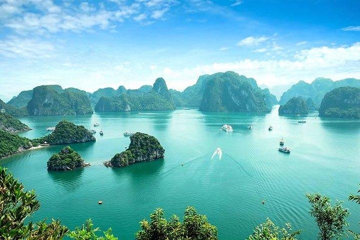 5-Day Northern Vietnam Tour: Hanoi - Ninh Binh - Halong Bay