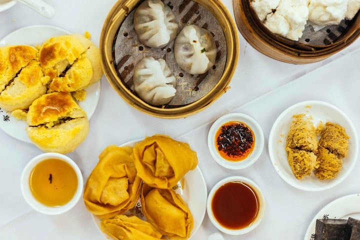 A Taste of Hong Kong: Private Tour With Locals
