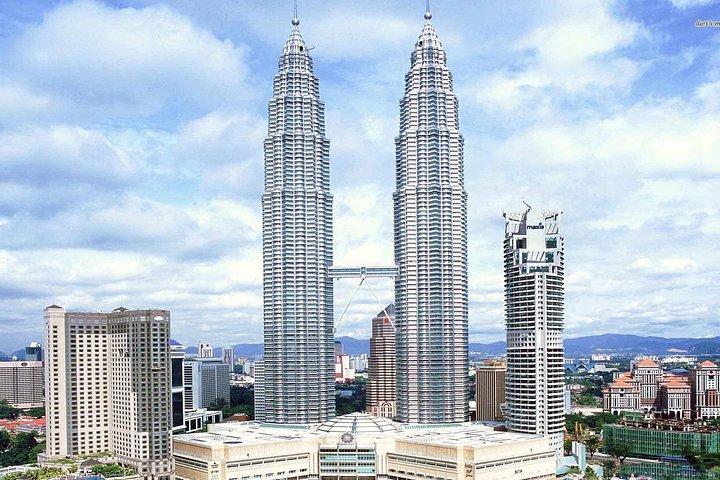 Private Tour : Wonders of Kuala Lumpur with Petronas Twin Towers