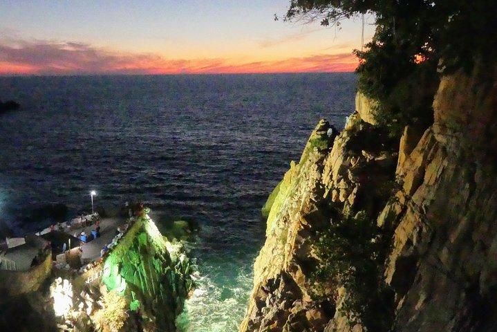 Sunset + High Cliff Divers La Quebrada at La Perla - Only Drinks