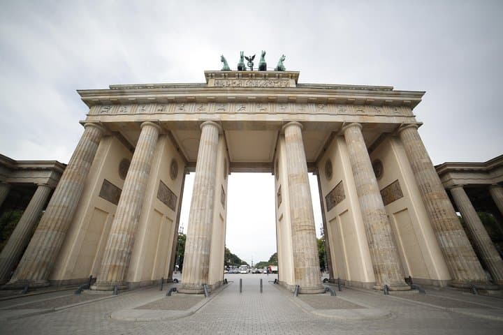 Warnemuende Shore Excursion: Private Berlin Tour