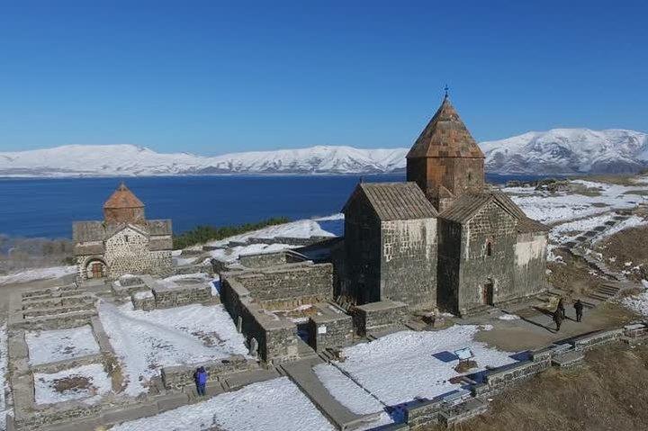 Transfer from Yerevan to Tbilisi with 2 sightseeing stops