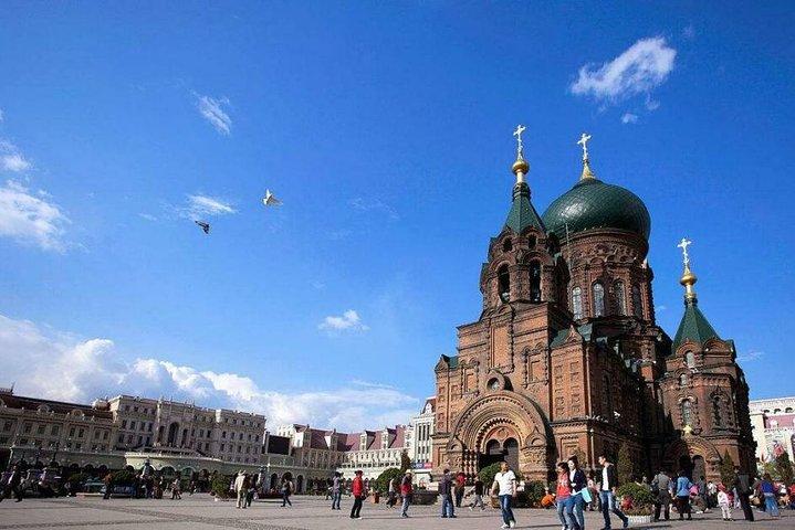 Harbin City Guided Tour to Zhongyang Street and Sophia Church