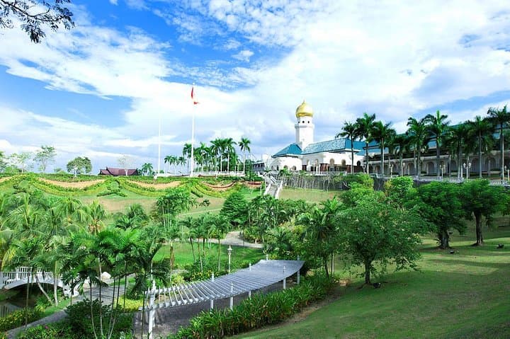 Small Group Tour to Royal Town of Klang plus Mangrove Point