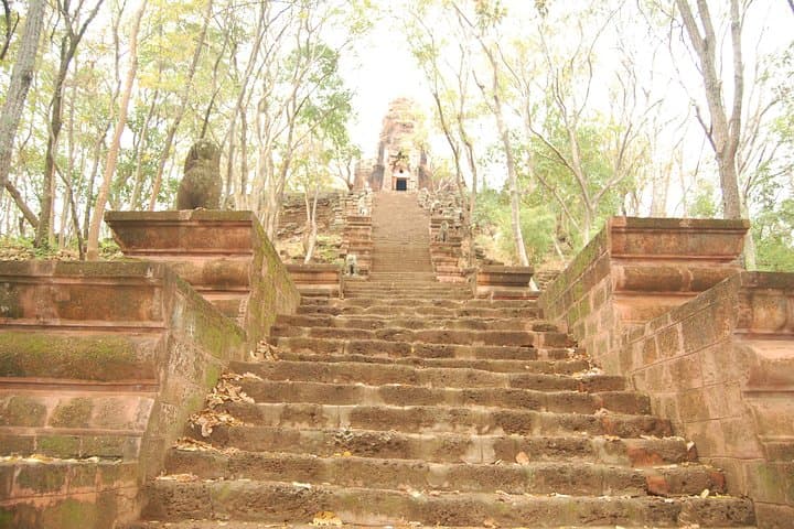 Private One Day Tour to Battambang plus lunch from Siem Reap