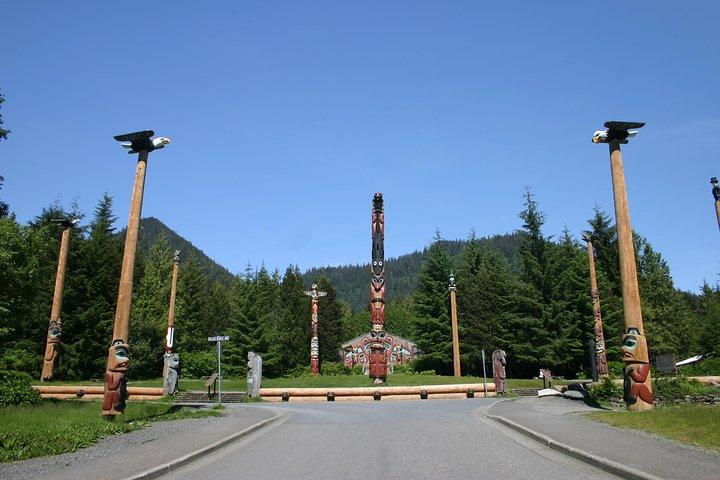 Totems, City & Wildlife by Cable Car Trolley