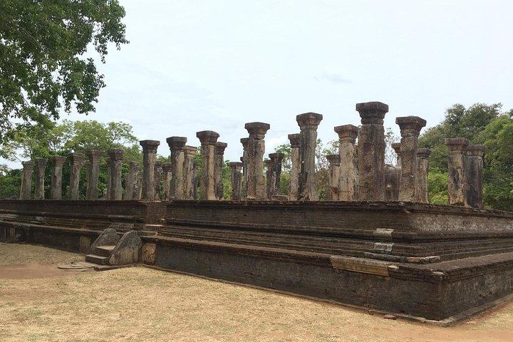 Car & Driver one week private tour in Sri Lanka 6 nights -7 days