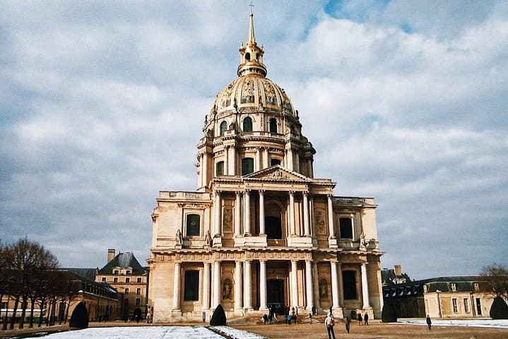 Skip the line Invalides Dome Louis XIV and Napoleon Tour 8ppl Max