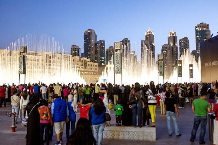 Dubai: Fountain Show and Burj Lake Ride by Traditional Boat