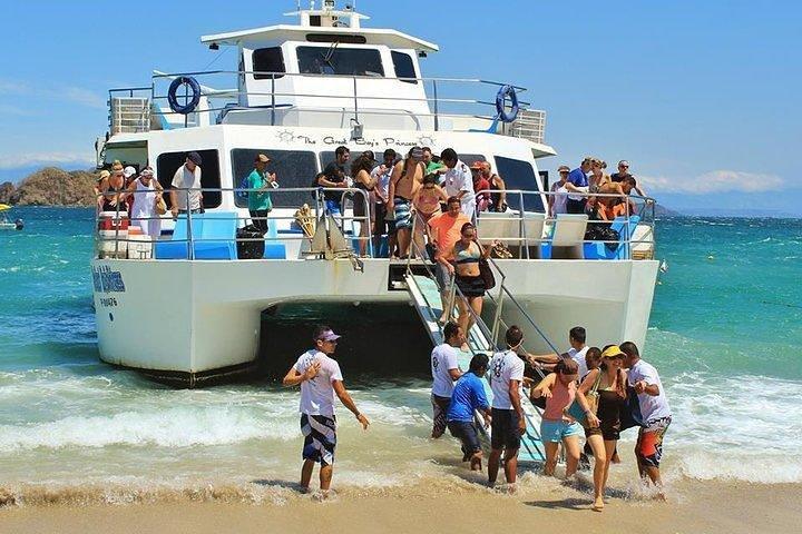 Tortuga Island Cruise with Lunch from San José