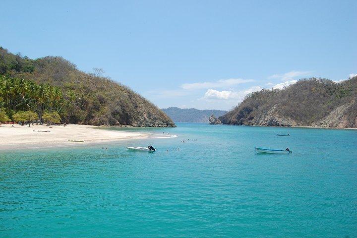 Tortuga Island Cruise with Lunch from San José