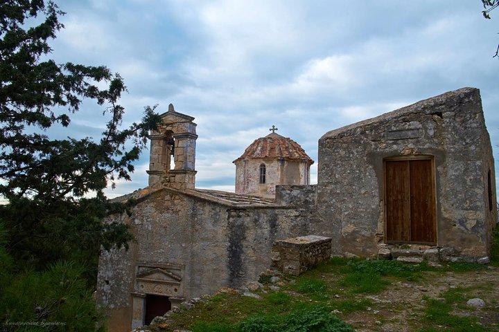 Aegina - Walking Tour At Paliachora ( Mediavil Capital Of Aegina )