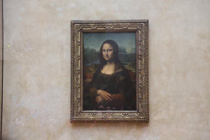 Louvre Museum Access with Guided Mona Lisa Tour