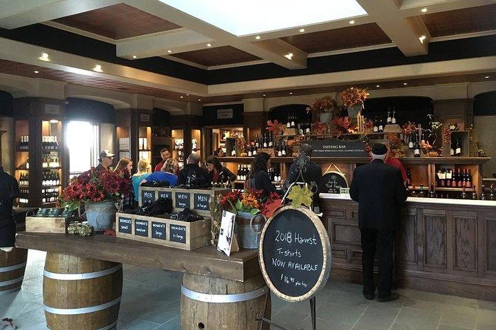 Niagara-on-the-Lake Small Group Wine Tour with Picnic Lunch
