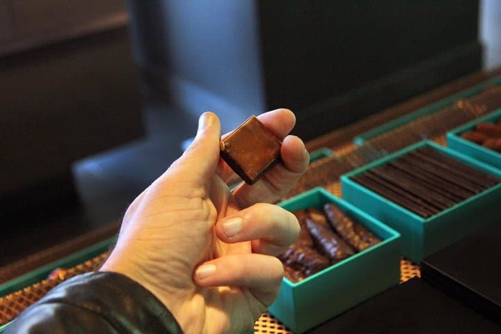 Paris French Sweets Tasting Tour with Pastries and Chocolates