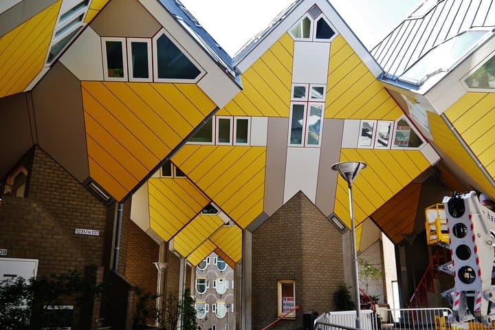 Private day tour of Rotterdam and Zaanse Schans by car