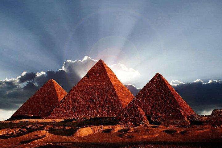 Tour to Giza Pyramids, Sphinx, Memphis, and Sakkara
