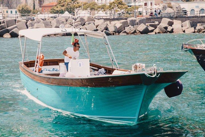 Small Group Amalfi Coast Day Trip from Positano or Praiano