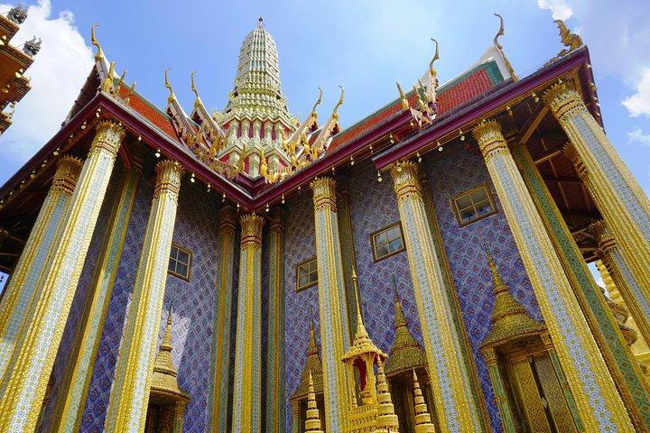 Grand Palace Glory and Emerald Buddha : Half Day Tour in Bangkok