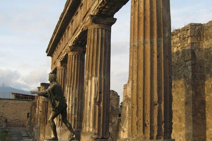 Round-Trip Shuttle Transfer from Naples to Pompeii