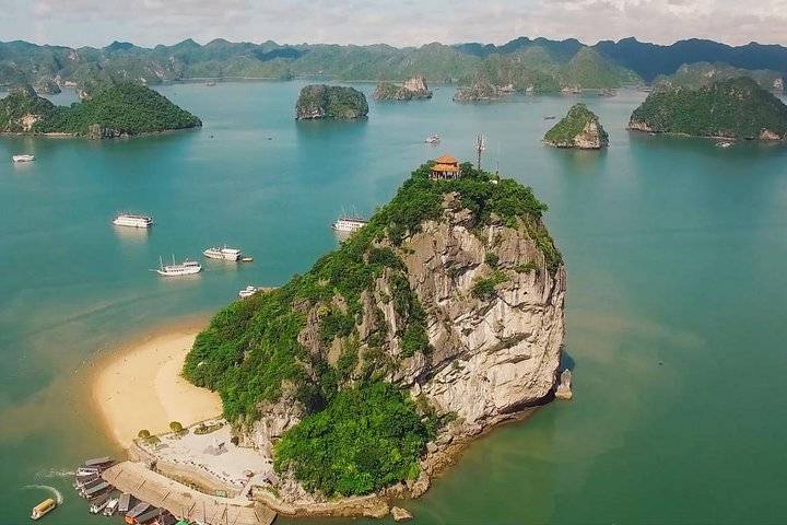 Kayaking & caves, Ha Long Bay