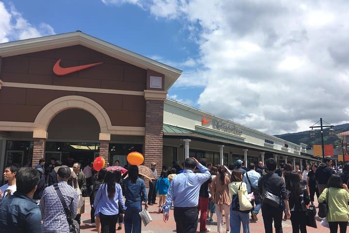 Mt Fuji Hidden Gem & Gotemba Premium Outlets with Local Driver