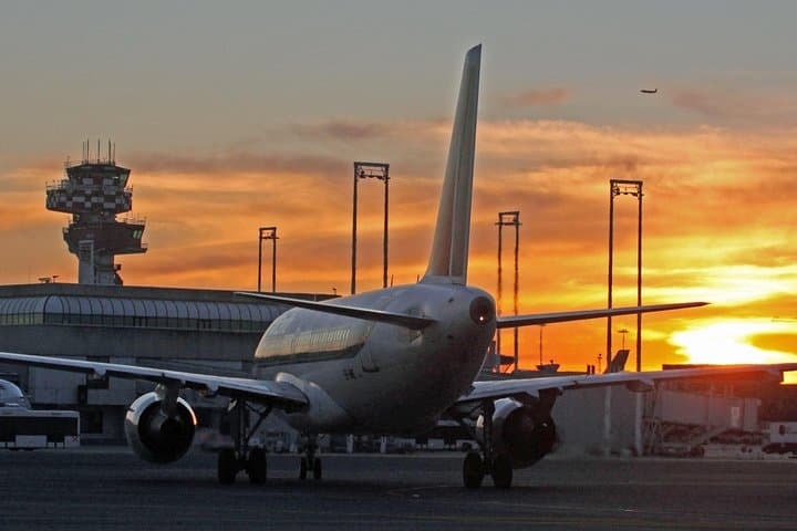 Private Transfer from Naples (Hotel, b&b) to Fiumicino Airport