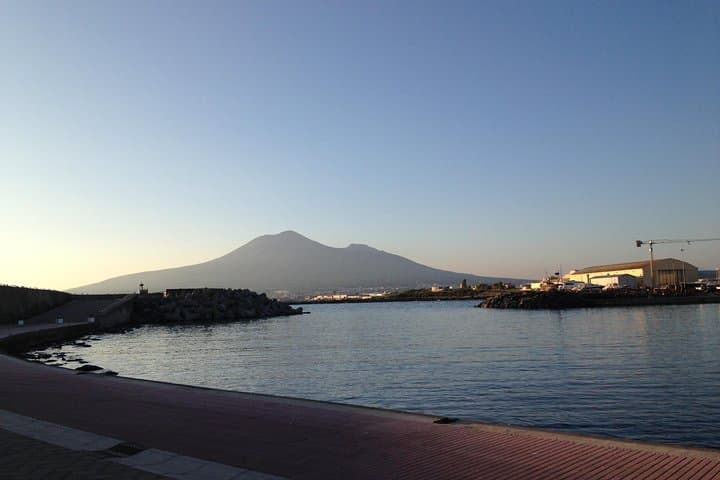 Transfer From Naples To Sorrento with stop in Herculaneum and Pompeii