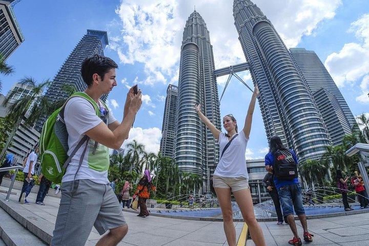 Petronas Twin Tower Tickets & Top Ten Wonder of Kuala Lumpur Tour