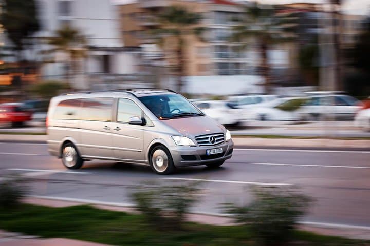 Shuttle Arrival Transfer from Paris Airport to Hotel/ Apartment