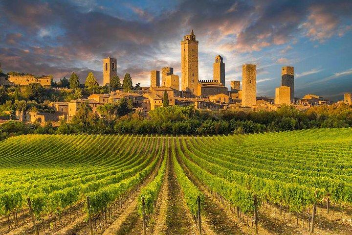 Tuscan Marvels Unveiled: Private Tour from Rome to Tuscany