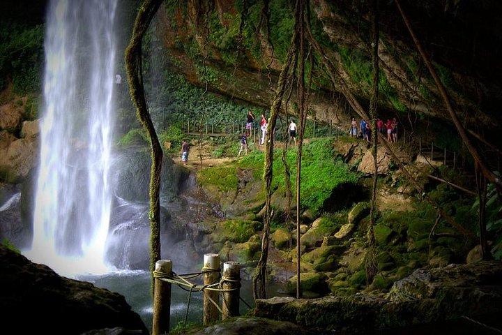 Tour cascadas de Agua Azul, Cascada Misol-Ha y Zona Arqueológica de Palenque.