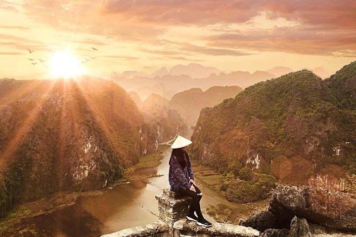 Tam Coc Hoa Lu Ancient Capital Deluxe Tour depart from Hanoi Old Quarter