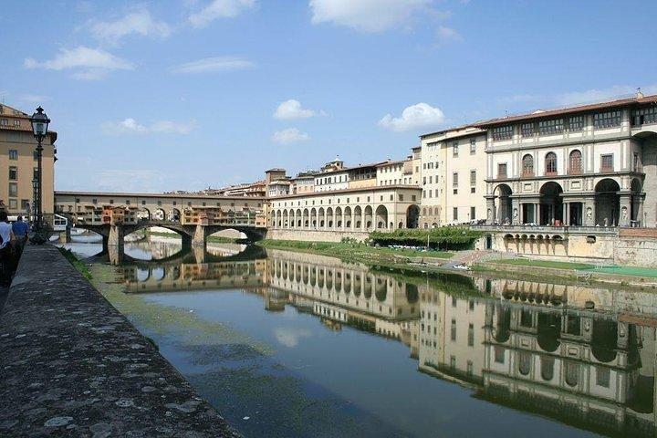 FLORENCE: Uffizi Gallery + Palazzo Vecchio monolingual Guided Tour - Small Group