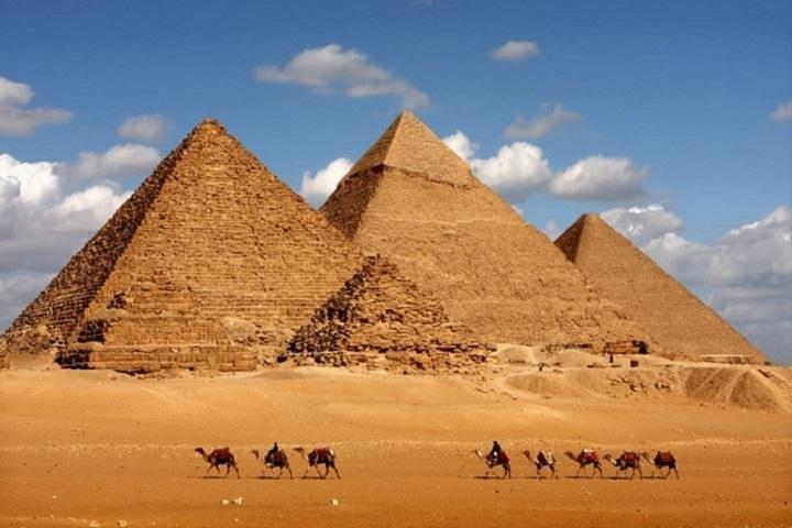 Private Tour: 10 Days Pyramids ,Nile Cruise & Hurghada by Air from Cairo