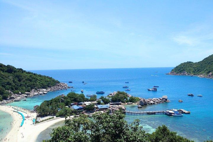 Snorkel Tour to Koh Nangyuan and the hidden bays of Koh Tao onboard the Oxygen