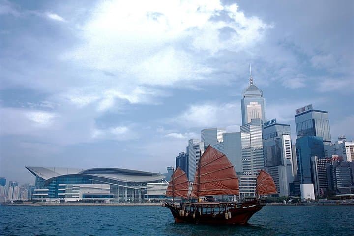 Hong Kong Private Highlights Tour: Central, SoHo & Victoria Peak